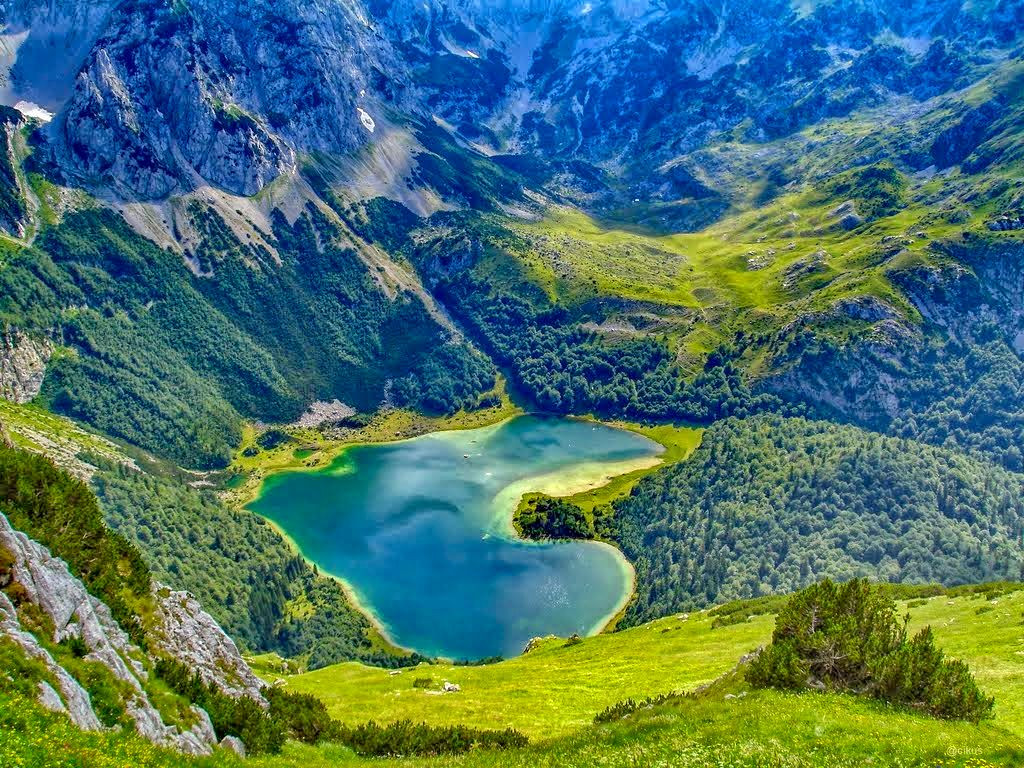 Maglic Peak- Trnovacko lake Round Trip